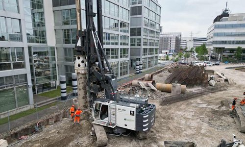 Beim Projekt in Zürich-Leutschenbach setzte Implenia die BG 33 H mit Verrohrungsanlage ein. 