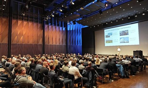 Tec Forum Baden 2024: Blick in den Saal des Tagungszenrtums «Trafo».